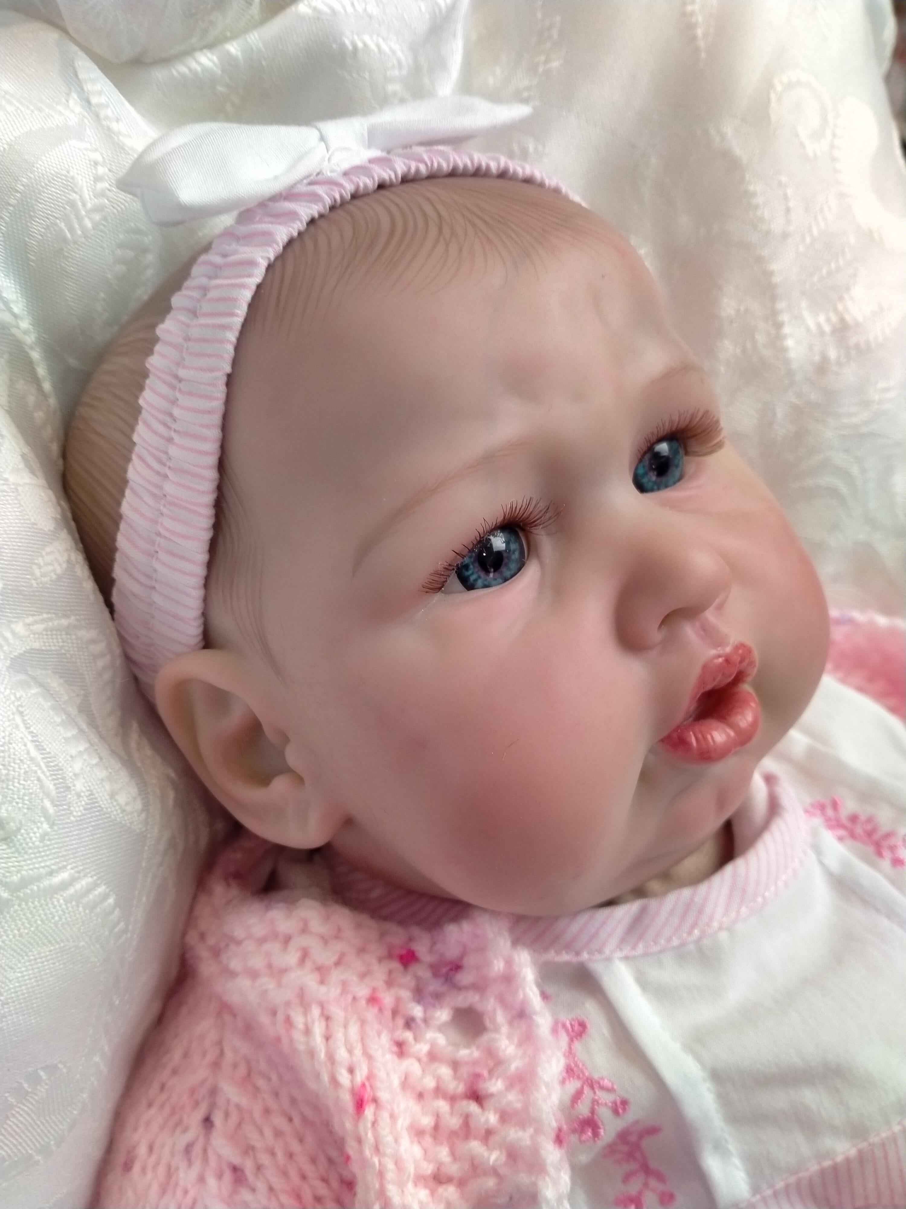 CARRIE❤️Beautiful reborn doll girl. Nicely Weighted