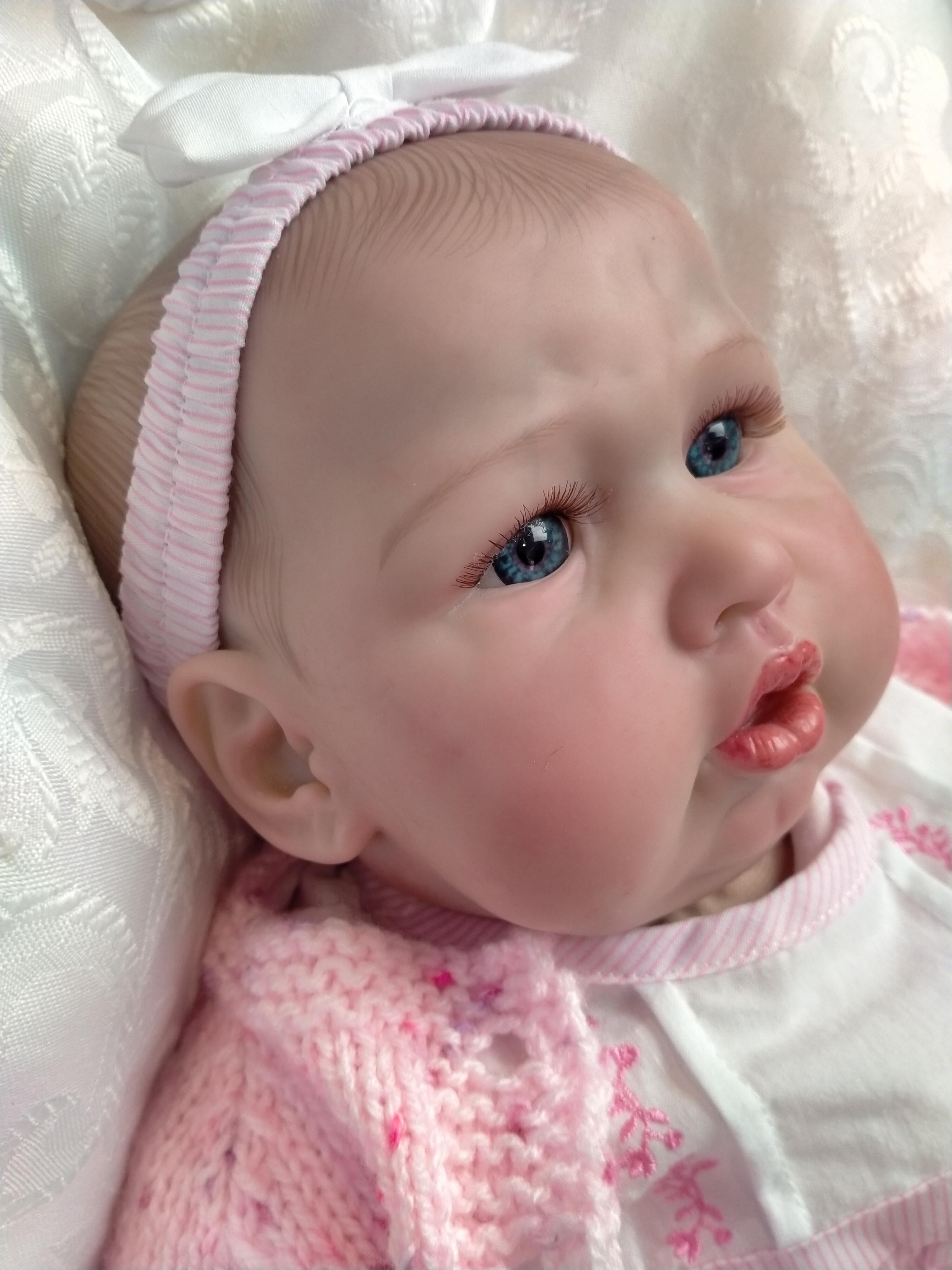CARRIE❤️Beautiful reborn doll girl. Nicely Weighted
