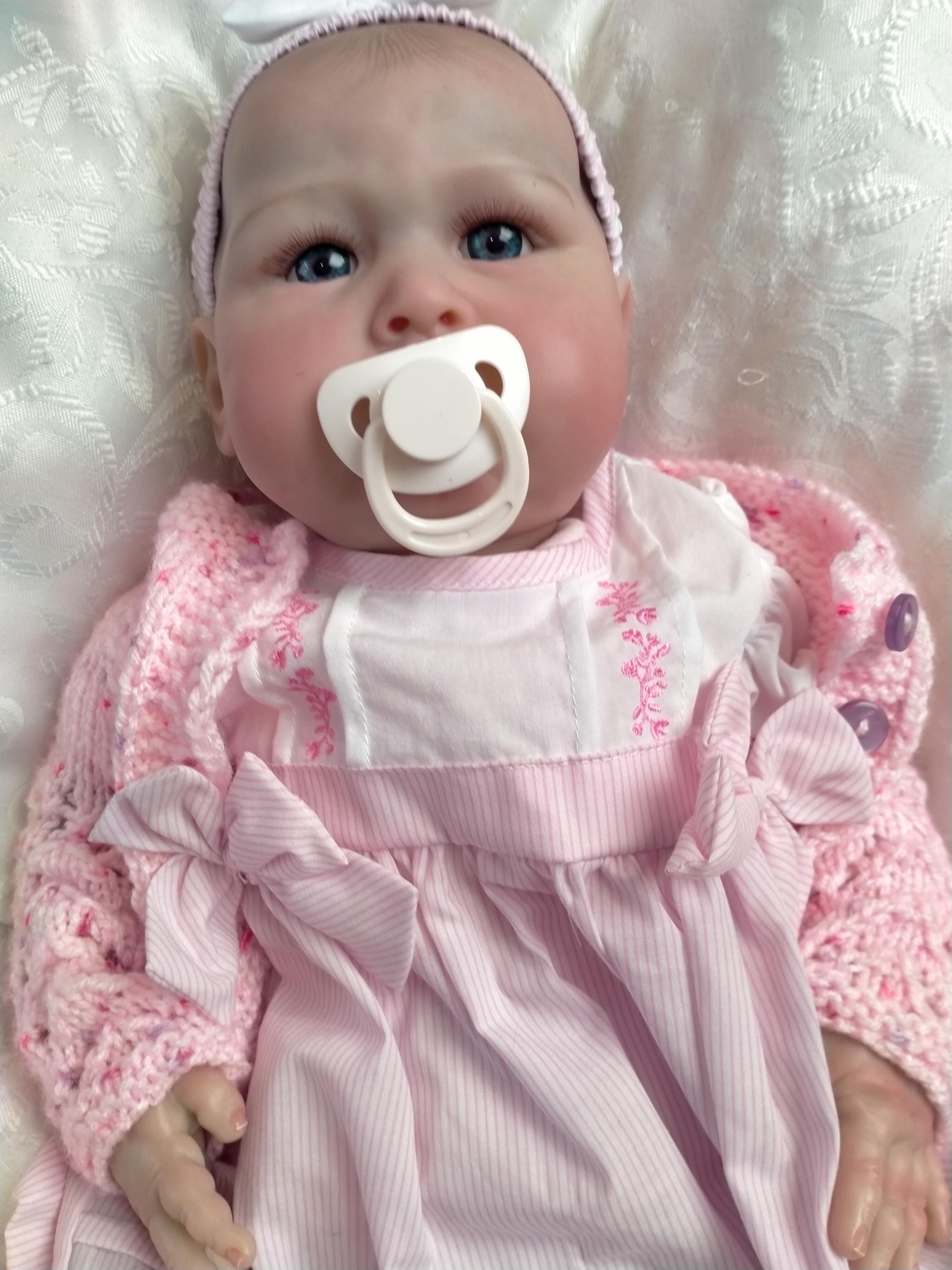 CARRIE❤️Beautiful reborn doll girl. Nicely Weighted
