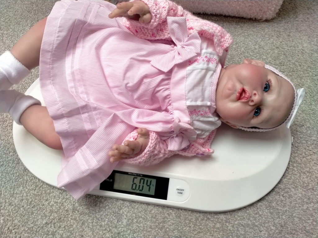 CARRIE❤️Beautiful reborn doll girl. Nicely Weighted